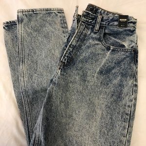 Abercrombie & Fitch High Rise Mom Jean
